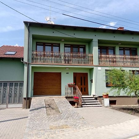 Апартаменты U Hradeb Микулов Экстерьер фото